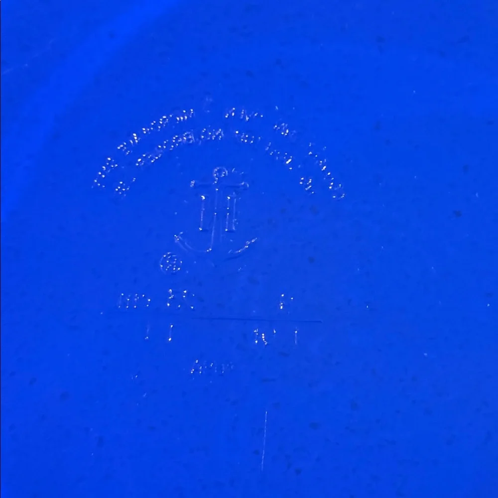 Anchor Hocking Deep Blue Glass Baking Dish - Picture 2 of 5